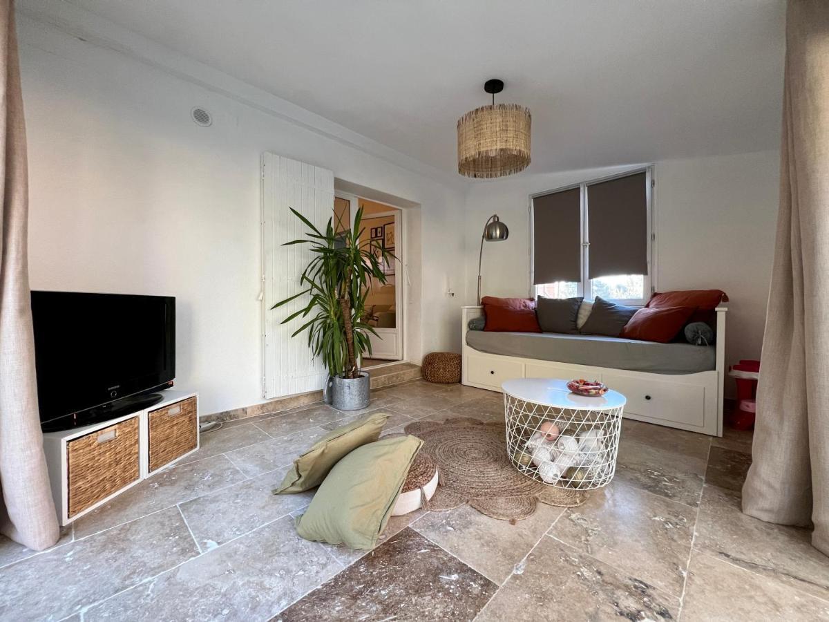 Maison Provencale Au Calme De La Campagne Avec Jacuzzi Aix-en-Provence Esterno foto