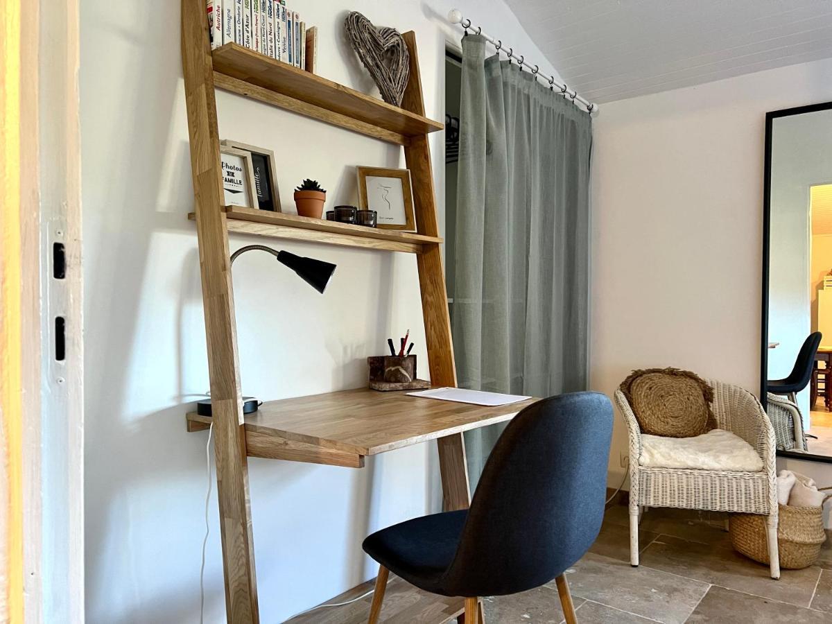 Maison Provencale Au Calme De La Campagne Avec Jacuzzi Aix-en-Provence Esterno foto