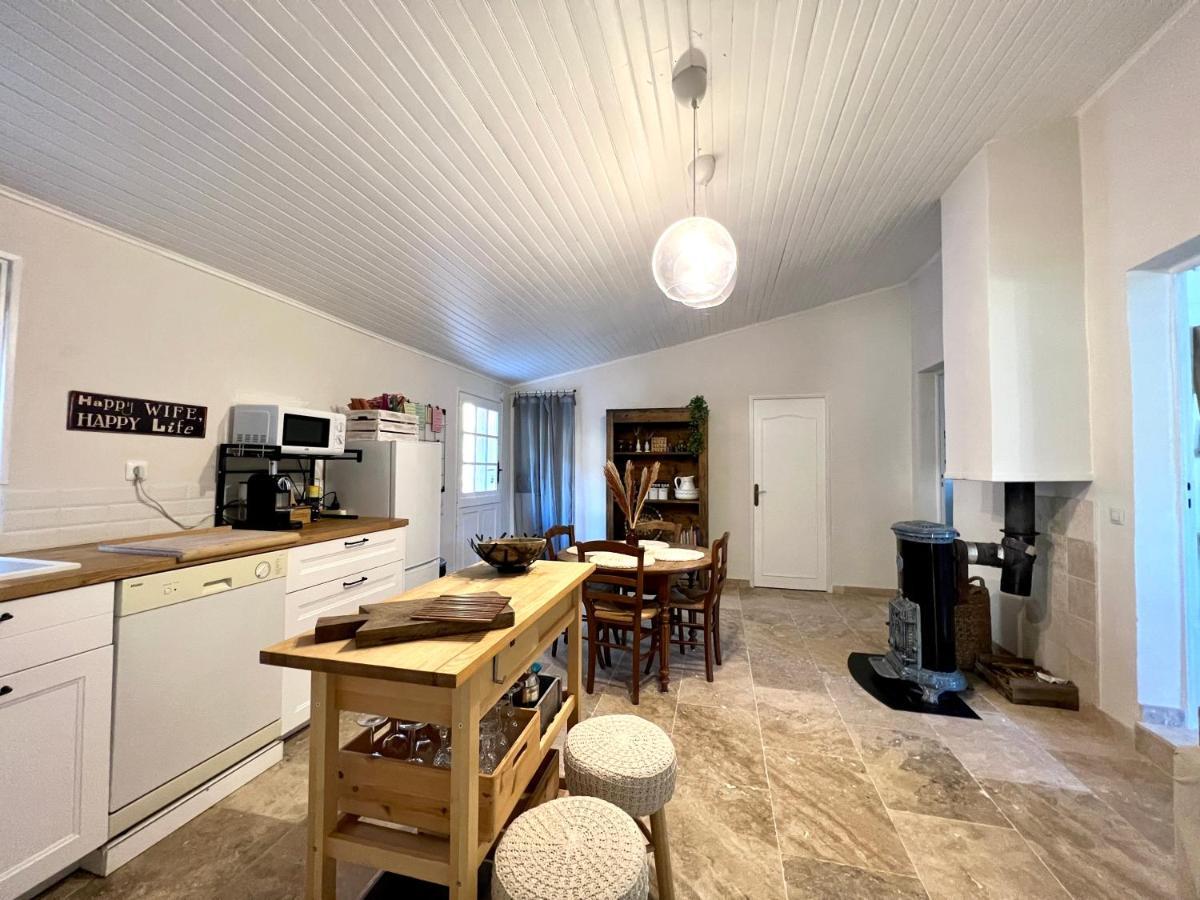 Maison Provencale Au Calme De La Campagne Avec Jacuzzi Aix-en-Provence Esterno foto