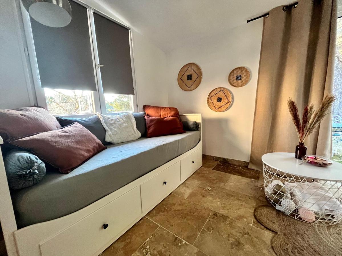 Maison Provencale Au Calme De La Campagne Avec Jacuzzi Aix-en-Provence Esterno foto
