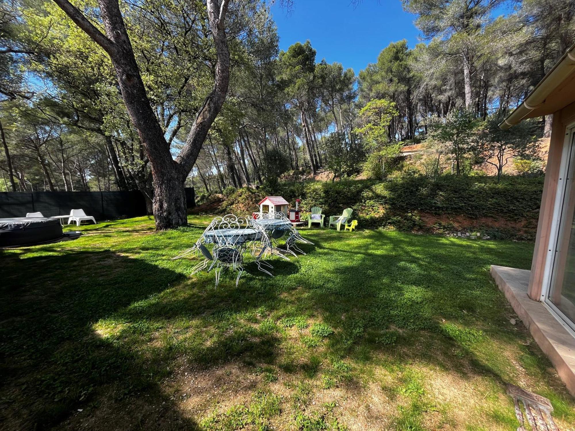 Maison Provencale Au Calme De La Campagne Avec Jacuzzi Aix-en-Provence Esterno foto