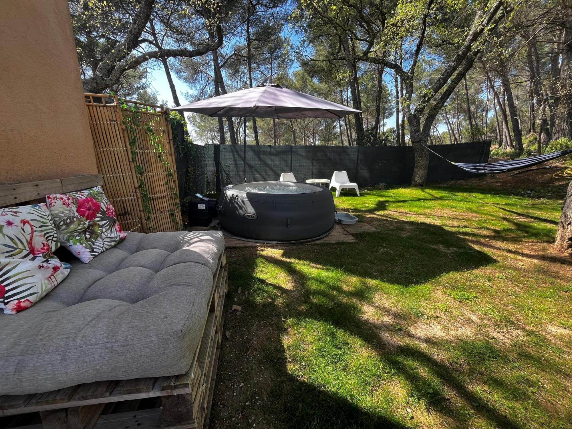 Maison Provencale Au Calme De La Campagne Avec Jacuzzi Aix-en-Provence Esterno foto