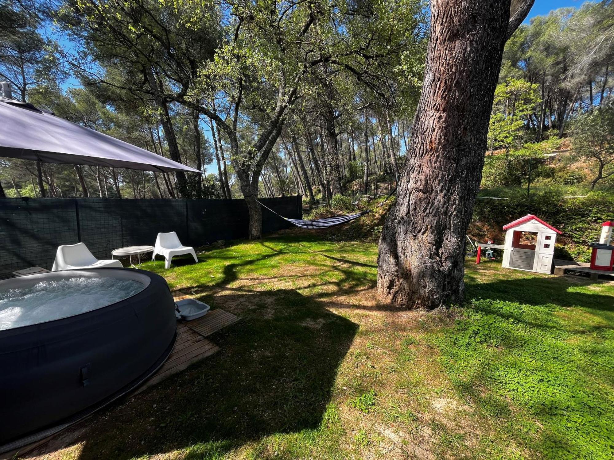 Maison Provencale Au Calme De La Campagne Avec Jacuzzi Aix-en-Provence Esterno foto