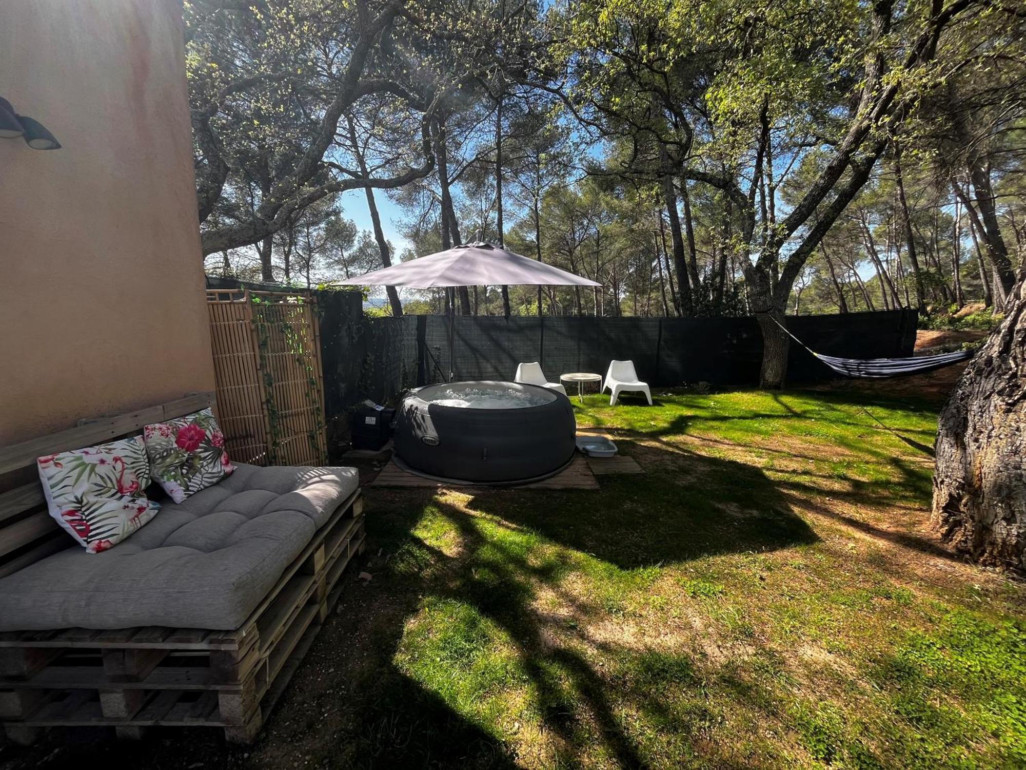 Maison Provencale Au Calme De La Campagne Avec Jacuzzi Aix-en-Provence Esterno foto