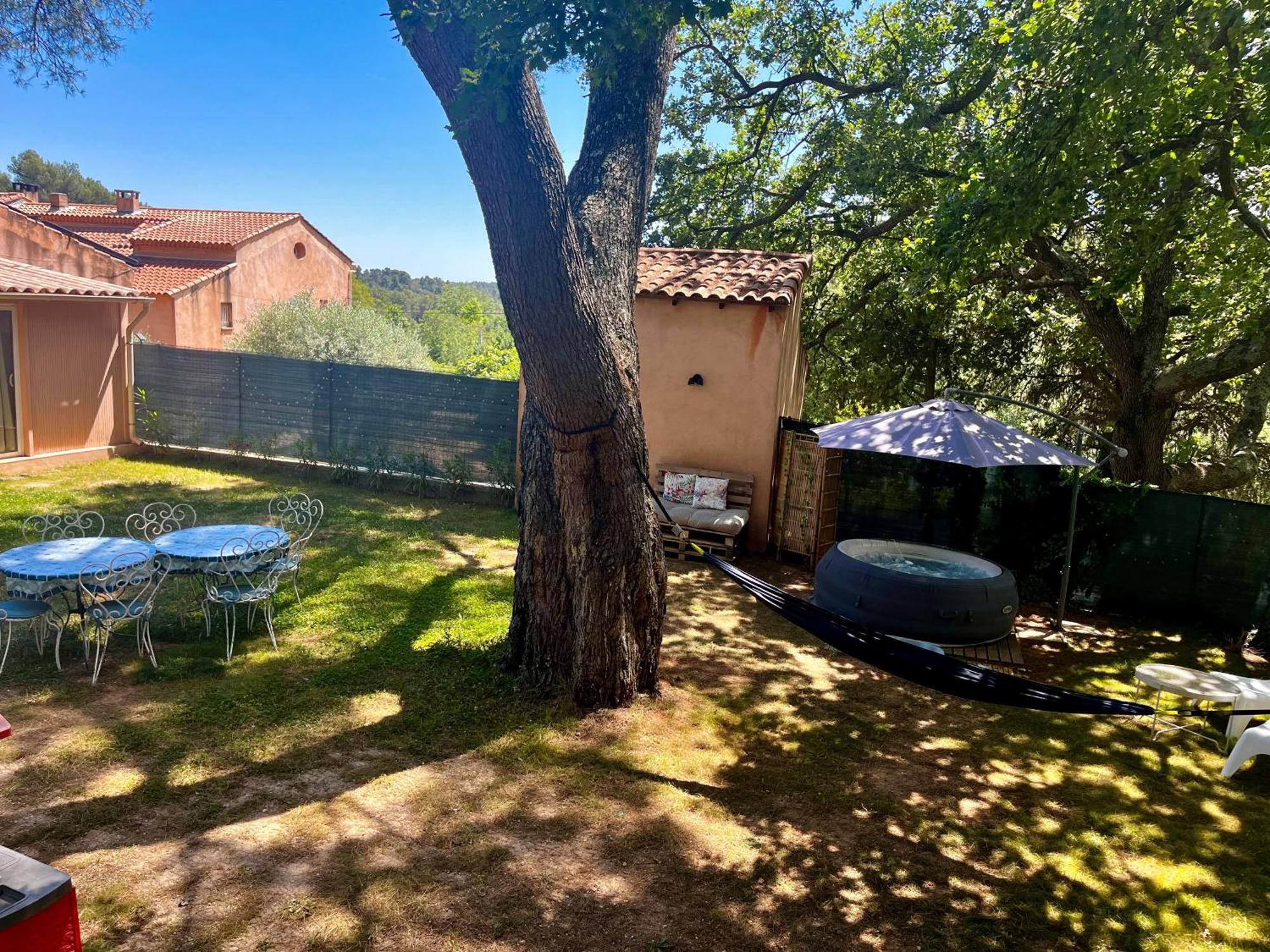 Maison Provencale Au Calme De La Campagne Avec Jacuzzi Aix-en-Provence Esterno foto