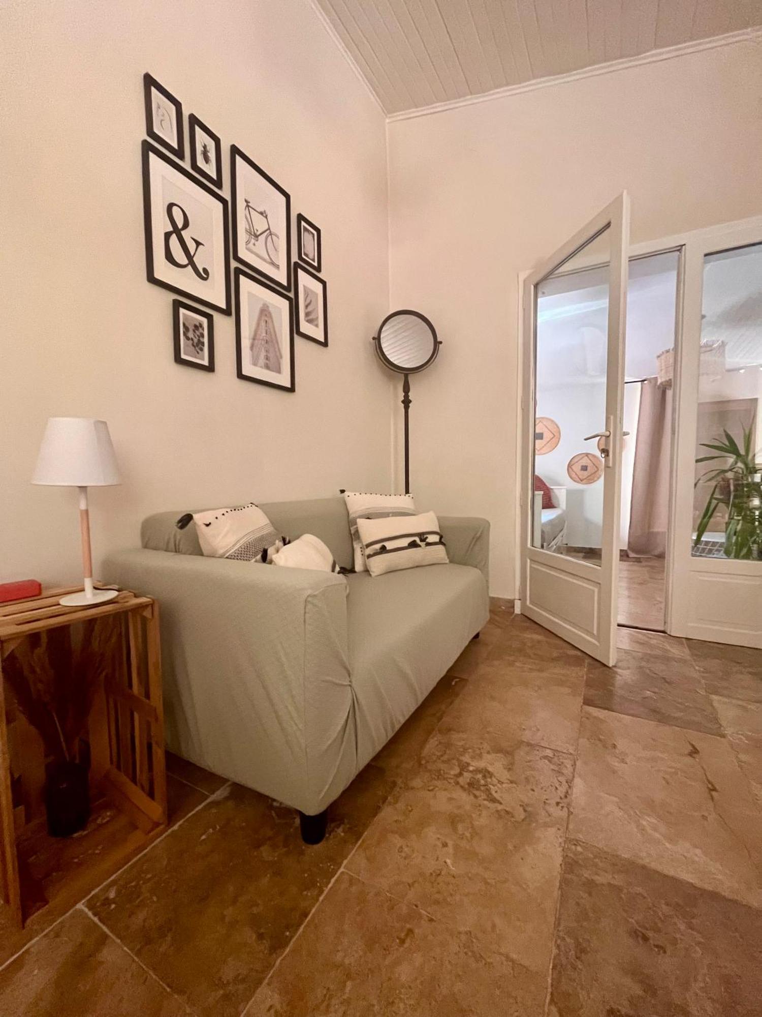 Maison Provencale Au Calme De La Campagne Avec Jacuzzi Aix-en-Provence Esterno foto