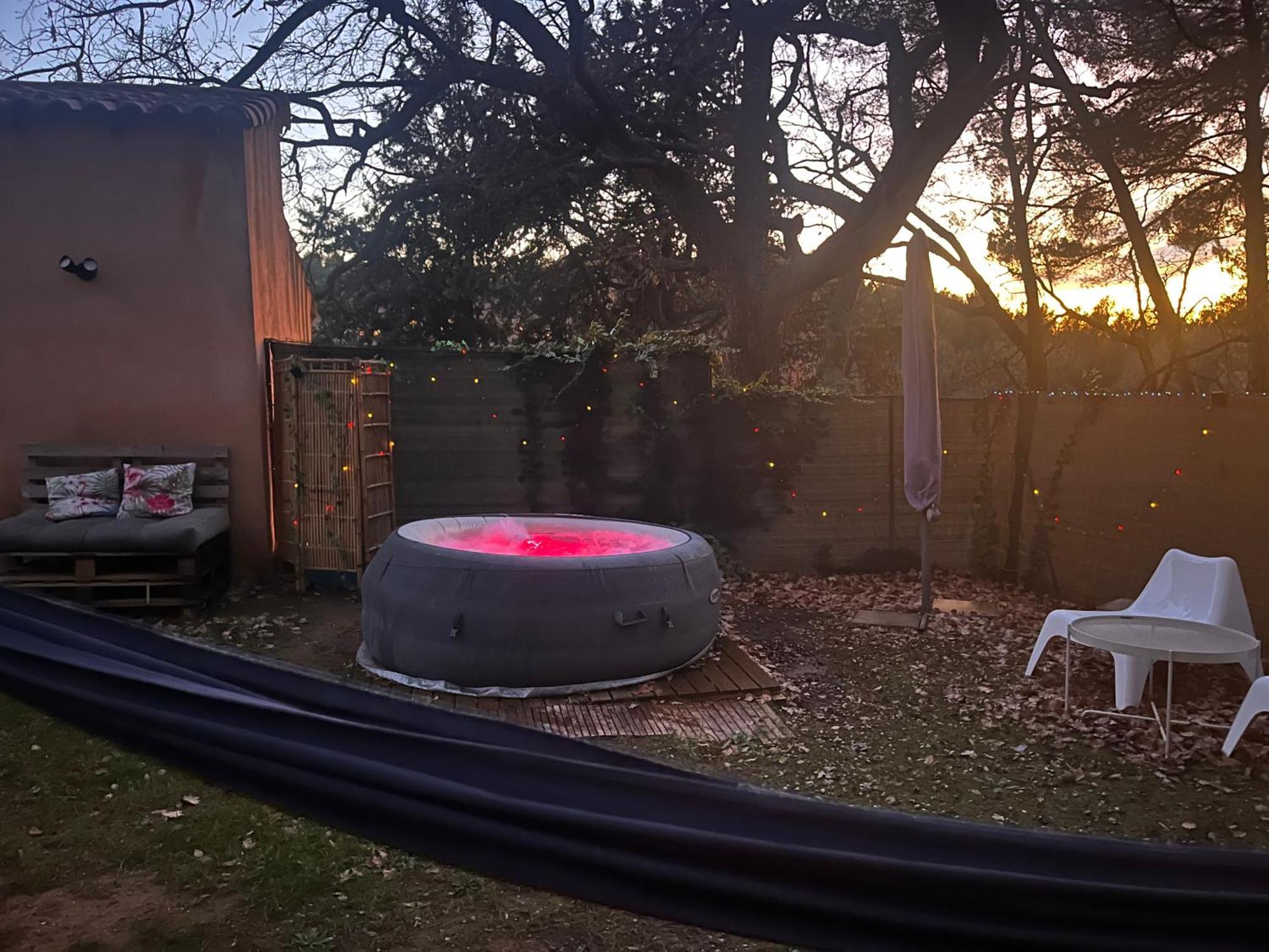 Maison Provencale Au Calme De La Campagne Avec Jacuzzi Aix-en-Provence Esterno foto
